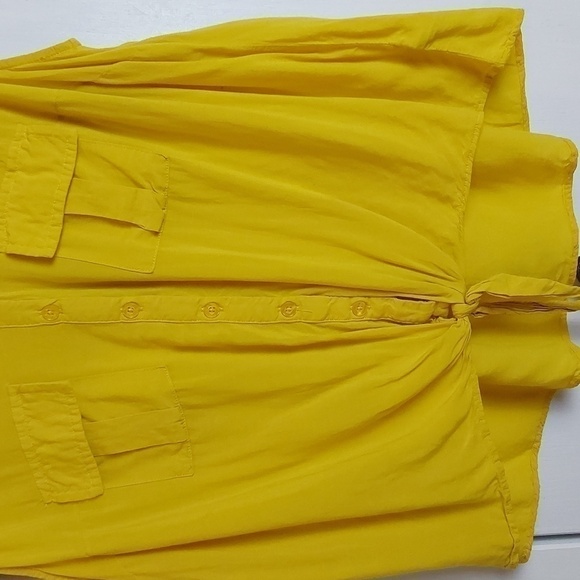 Torrid  Womens Sleeveless Button down Tie Front Yellow/ Mustard Top Sz.0 - Picture 3 of 9